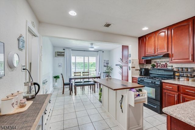 15 Markham Rd, Edison Twp., NJ 08817