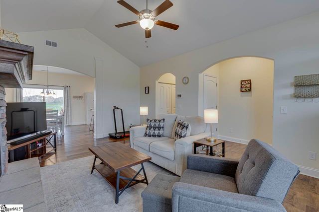 18 Forest Ridge Way, Greenville, SC 29617