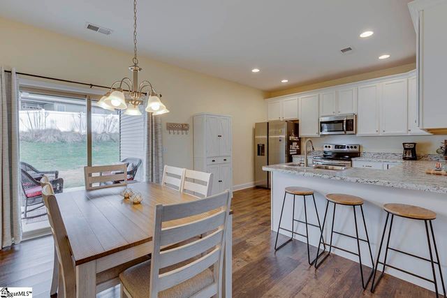 18 Forest Ridge Way, Greenville, SC 29617