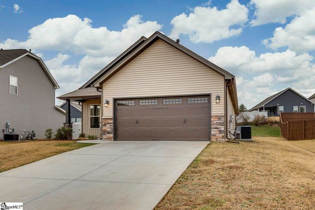 18 Forest Ridge Way, Greenville, SC 29617