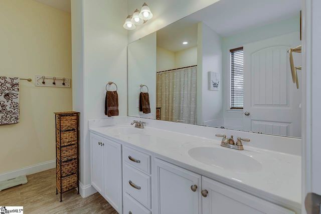 18 Forest Ridge Way, Greenville, SC 29617