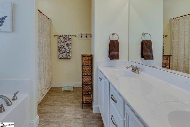 18 Forest Ridge Way, Greenville, SC 29617