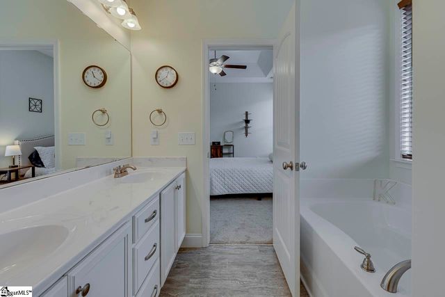 18 Forest Ridge Way, Greenville, SC 29617