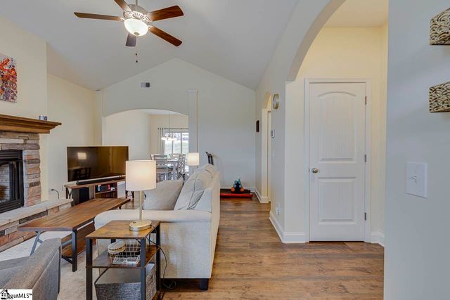 18 Forest Ridge Way, Greenville, SC 29617