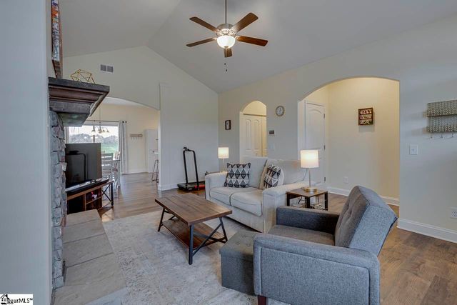 18 Forest Ridge Way, Greenville, SC 29617