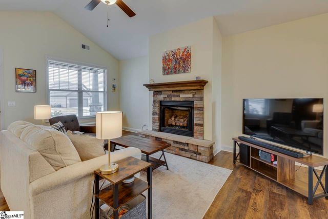 18 Forest Ridge Way, Greenville, SC 29617