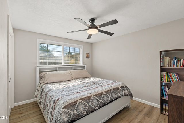 1011 Hermosa Drive, Central Point, OR 97502