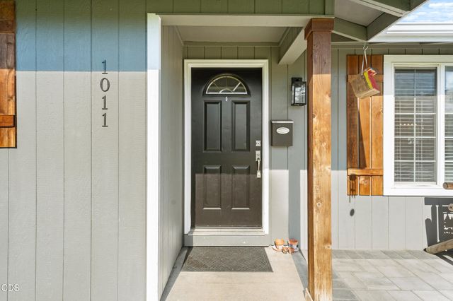 1011 Hermosa Drive, Central Point, OR 97502
