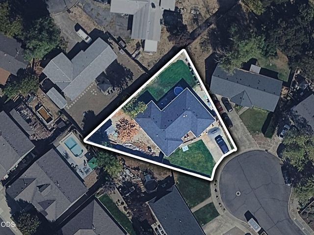 1011 Hermosa Drive, Central Point, OR 97502