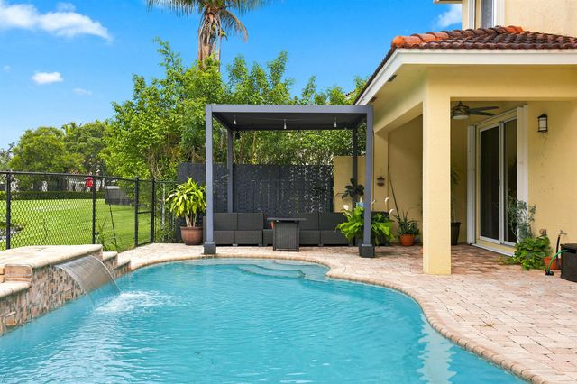 9035 Silver Glen Way, Lake Worth, FL 33467