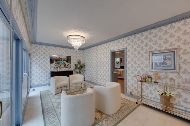 690 Timber Ln, Nashville, TN 37215