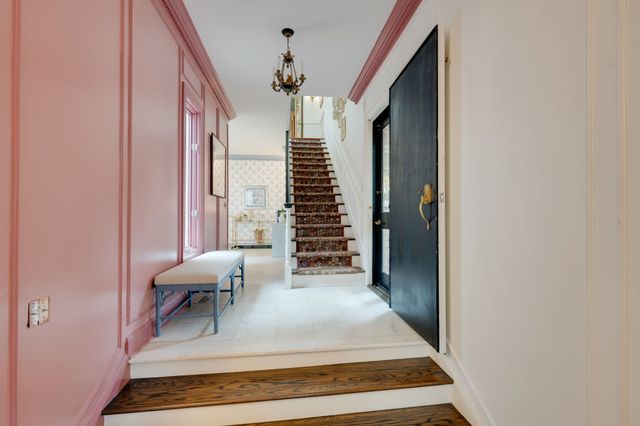 690 Timber Ln, Nashville, TN 37215