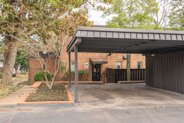 690 Timber Ln, Nashville, TN 37215