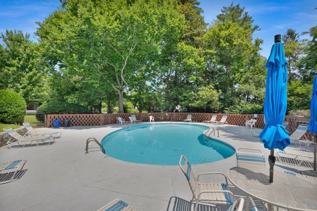 690 Timber Ln, Nashville, TN 37215