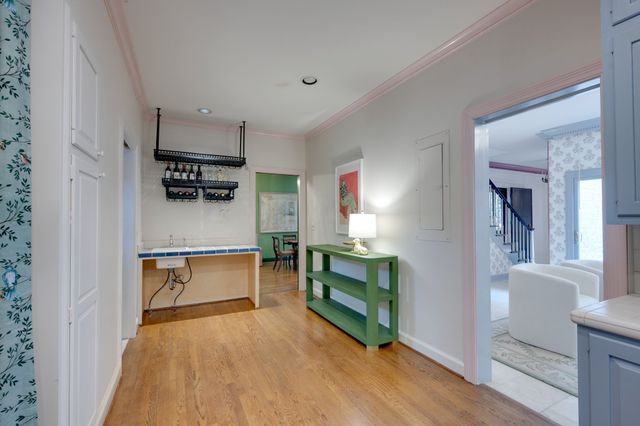 690 Timber Ln, Nashville, TN 37215