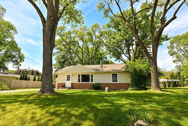 1551 S 168th STREET, New Berlin, WI 53151