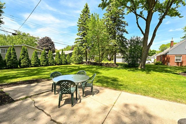 1551 S 168th STREET, New Berlin, WI 53151
