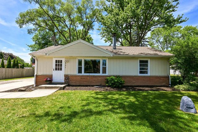 1551 S 168th STREET, New Berlin, WI 53151
