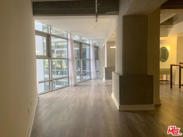 727 W 7th Street 911, Los Angeles, CA 90017