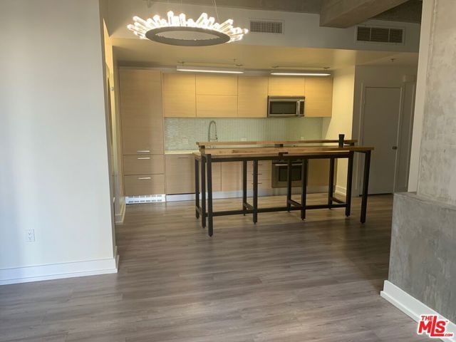 727 W 7th Street 911, Los Angeles, CA 90017