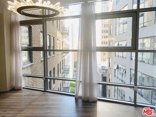 727 W 7th Street 911, Los Angeles, CA 90017