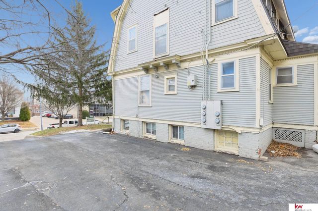 112 N 38th Avenue, Omaha, NE 68131