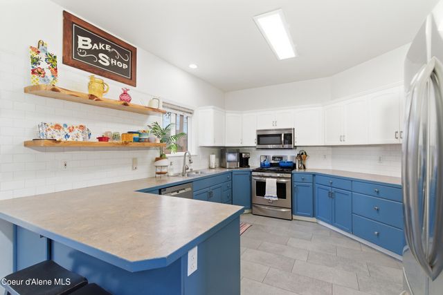 5487 N Martha LOOP, Coeur D'alene, ID 83815