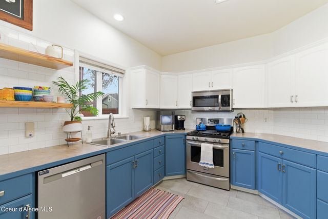 5487 N Martha LOOP, Coeur D'alene, ID 83815