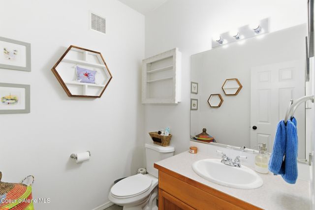 5487 N Martha LOOP, Coeur D'alene, ID 83815