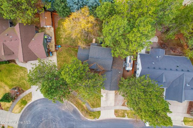 5487 N Martha LOOP, Coeur D'alene, ID 83815