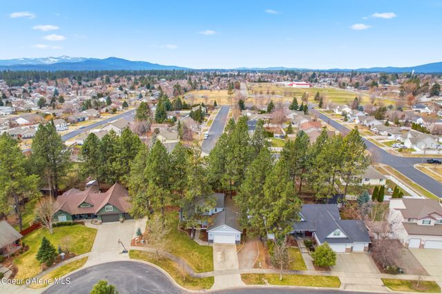 5487 N Martha LOOP, Coeur D'alene, ID 83815