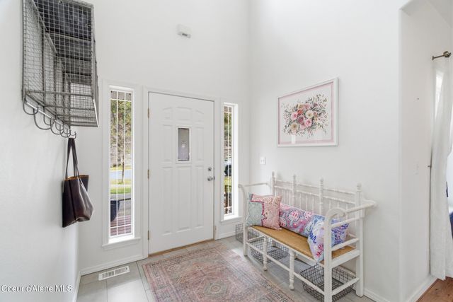 5487 N Martha LOOP, Coeur D'alene, ID 83815