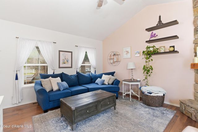 5487 N Martha LOOP, Coeur D'alene, ID 83815