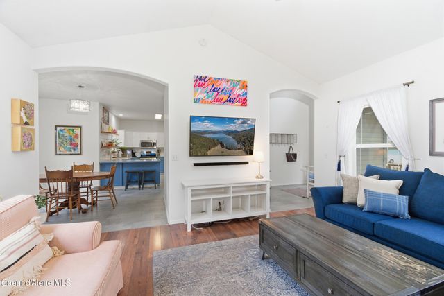 5487 N Martha LOOP, Coeur D'alene, ID 83815