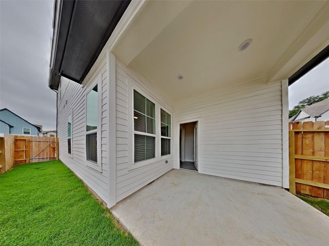 9835 Willow Creek Commerce Drive 205, Tomball, TX 77375