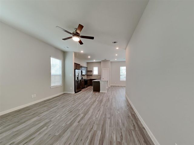 9835 Willow Creek Commerce Drive 205, Tomball, TX 77375