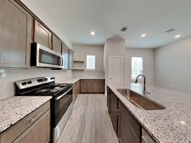 9835 Willow Creek Commerce Drive 205, Tomball, TX 77375