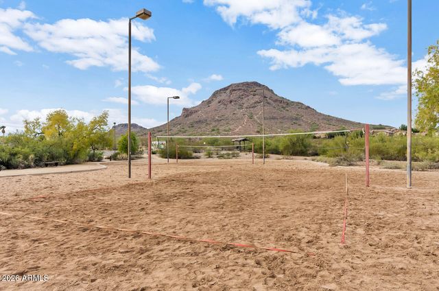 1927 E CROCUS Drive, Phoenix, AZ 85022