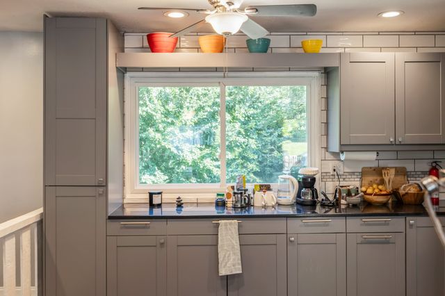 712 E Hackley Avenue, Des Moines, IA 50315