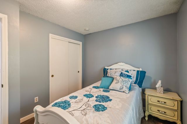 712 E Hackley Avenue, Des Moines, IA 50315