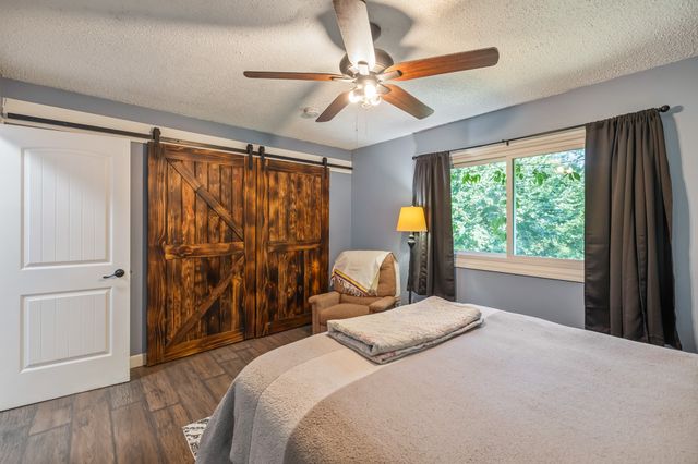 712 E Hackley Avenue, Des Moines, IA 50315