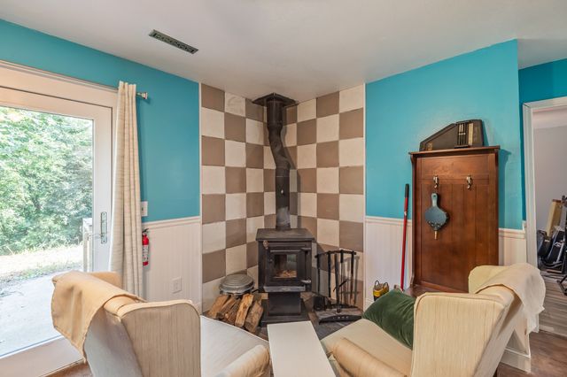 712 E Hackley Avenue, Des Moines, IA 50315