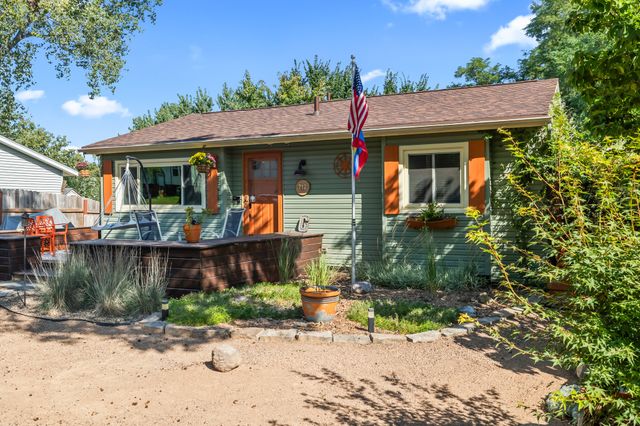 712 E Hackley Avenue, Des Moines, IA 50315