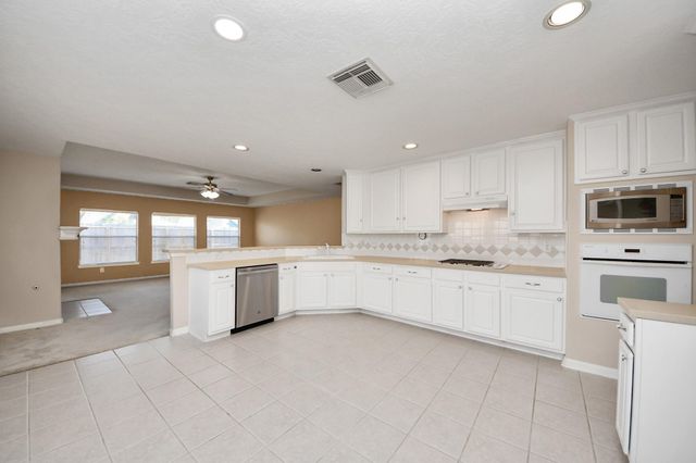 156 Greenridge Circle, League City, TX 77573