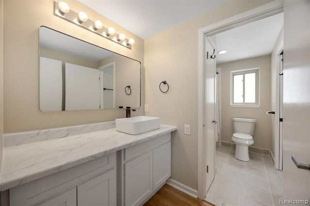 3640 Cass Elizabeth Road, Waterford, MI 48328