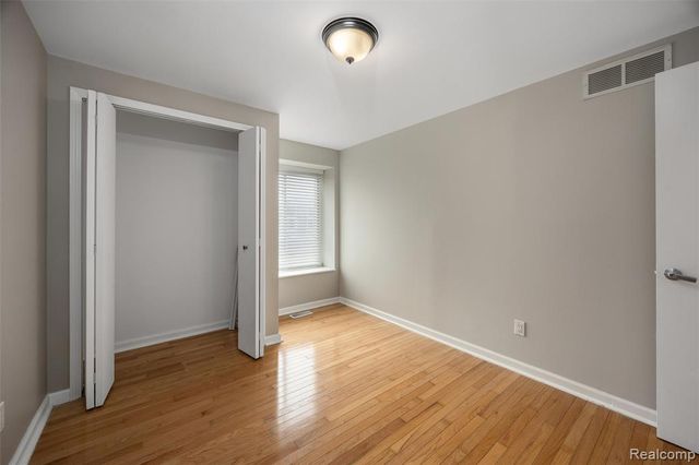 3640 Cass Elizabeth Road, Waterford, MI 48328