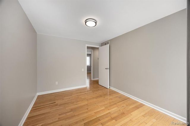 3640 Cass Elizabeth Road, Waterford, MI 48328