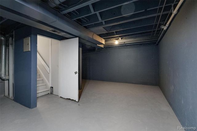 3640 Cass Elizabeth Road, Waterford, MI 48328