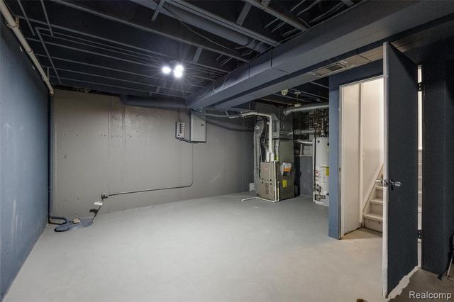 3640 Cass Elizabeth Road, Waterford, MI 48328