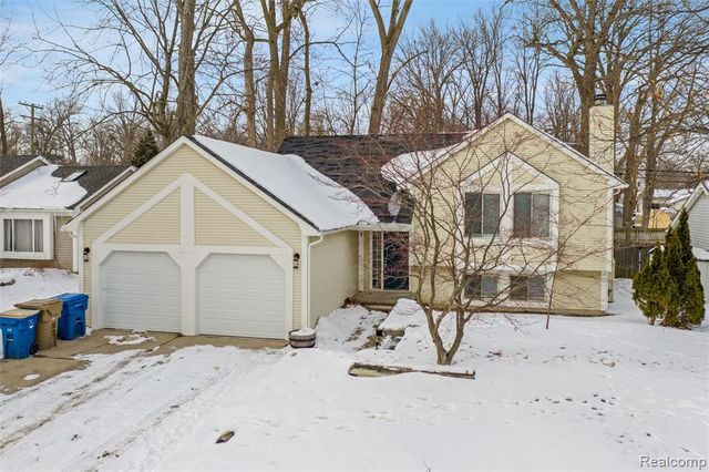 3640 Cass Elizabeth Road, Waterford, MI 48328